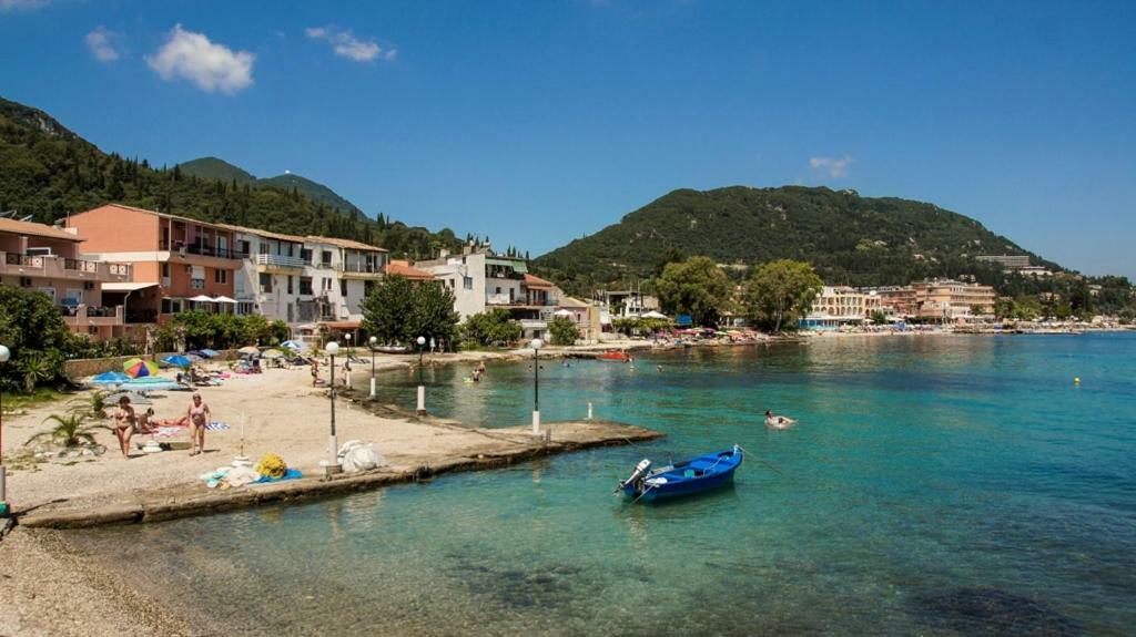 Vassia'S Beach Houses Benitses  Buitenkant foto